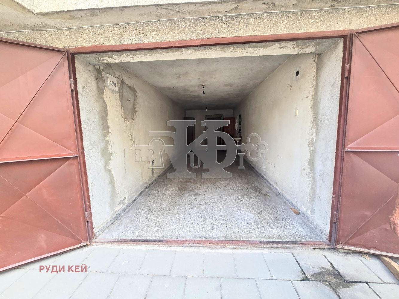 Продава ГАРАЖ, ПАРКОМЯСТО, гр. Варна, Лятно кино Тракия