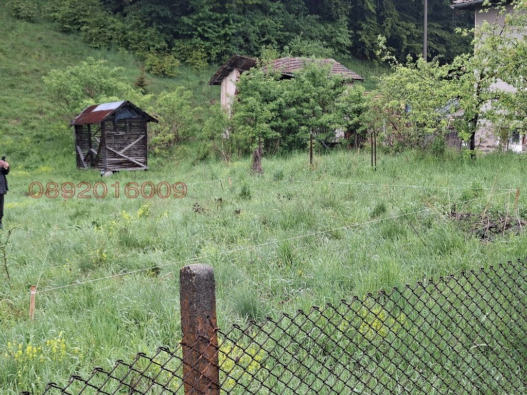 Продава ПАРЦЕЛ, с. Гинци, област София област