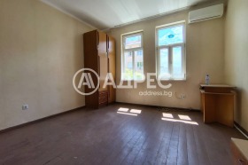 2 Schlafzimmer Oborishte, Sofia 1