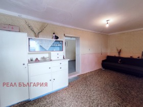 Продажба на имоти в с. Обретеник, област Русе - изображение 2 