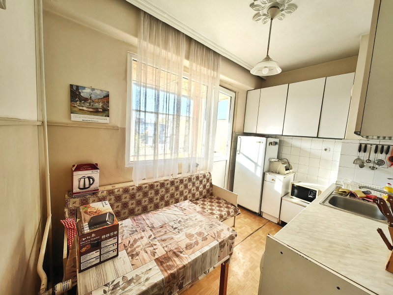 Продава 2-СТАЕН, гр. Пловдив, Гагарин, снимка 2 - Апартаменти - 52358752