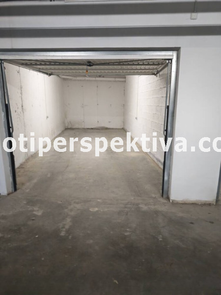 Продава ГАРАЖ, ПАРКОМЯСТО, гр. Пловдив, Кючук Париж, снимка 2 - Гаражи и паркоместа - 55784038
