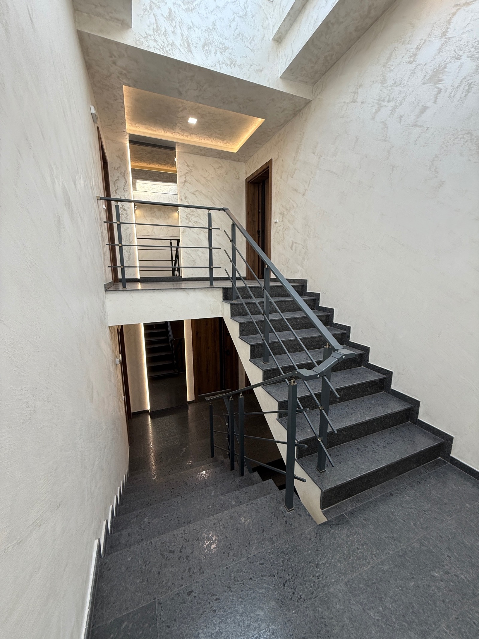 Продава 2-СТАЕН, гр. Перник, Център, снимка 11 - Апартаменти - 52396808