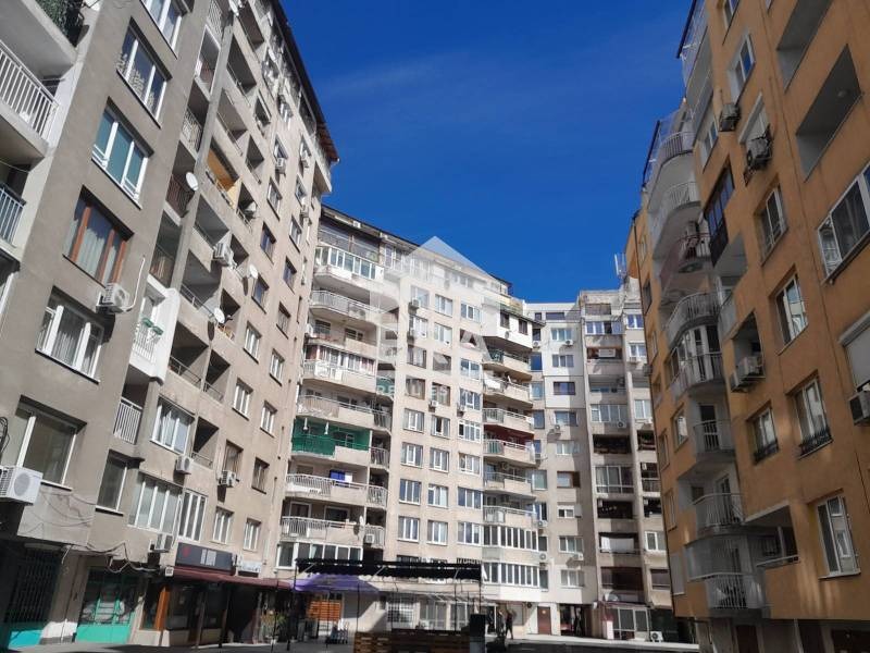 De vânzare  1 dormitor Sofia , Hipodruma , 70 mp | 26659610