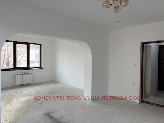 Продается  2 спальни Ловеч , Център , 97 кв.м | 18009081