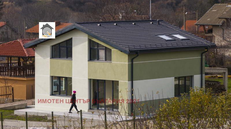 Продава КЪЩА, с. Пожарево, област София област