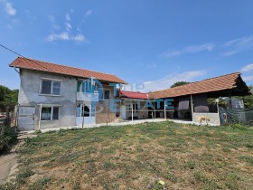 Dům Strachilovo, oblast Veliko Tarnovo