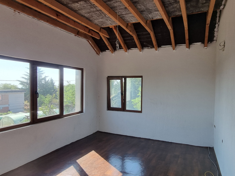 Продава КЪЩА, гр. Варна, м-т Боровец - юг, снимка 9 - Къщи - 53300379