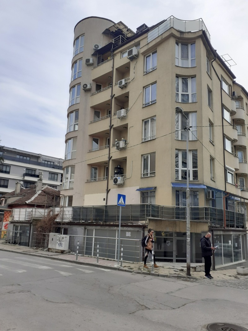Продава  3-стаен град София , Изгрев , 118 кв.м | 24260025 - изображение [17]