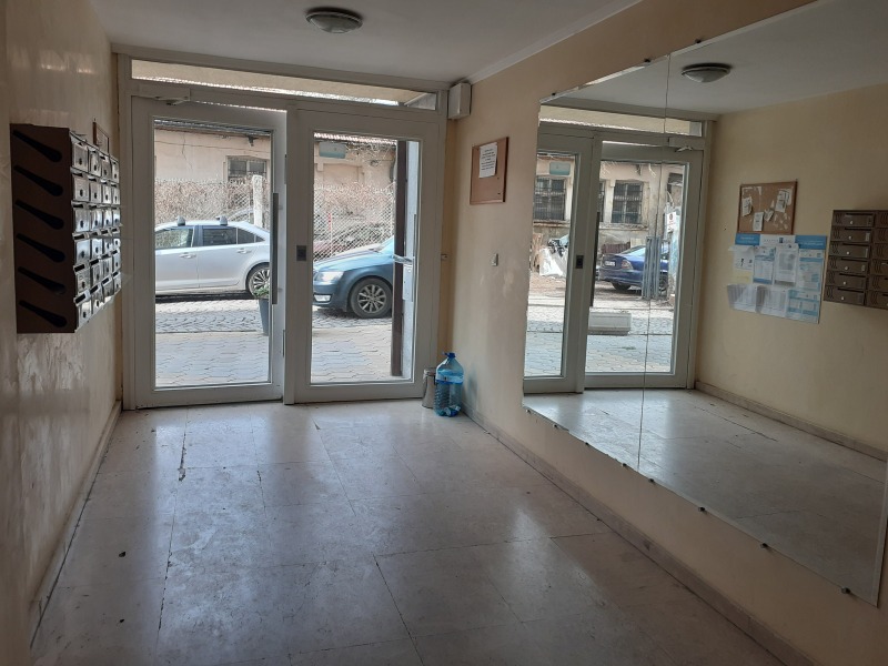 Продава  3-стаен град София , Изгрев , 118 кв.м | 24260025 - изображение [16]
