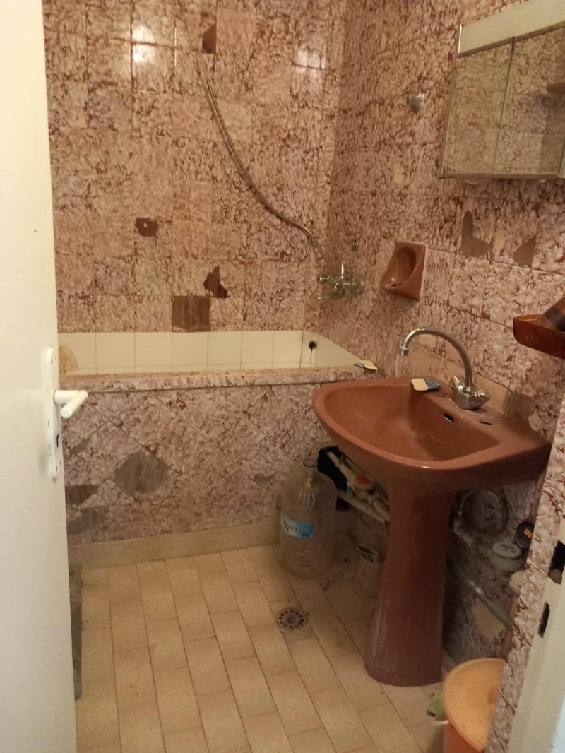 Продава 3-СТАЕН, гр. Русе, Възраждане, снимка 5 - Апартаменти - 52359748