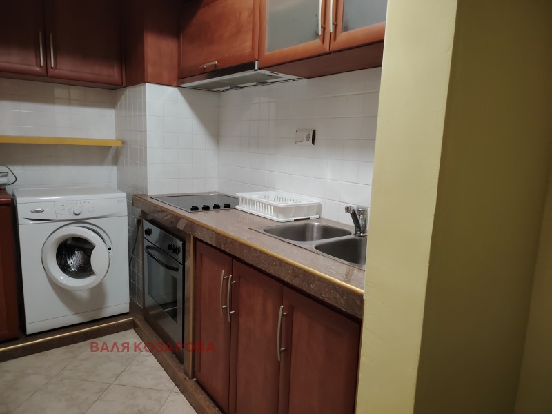 Продава  3-стаен град Плевен , Широк център , 100 кв.м | 83190727 - изображение [2]