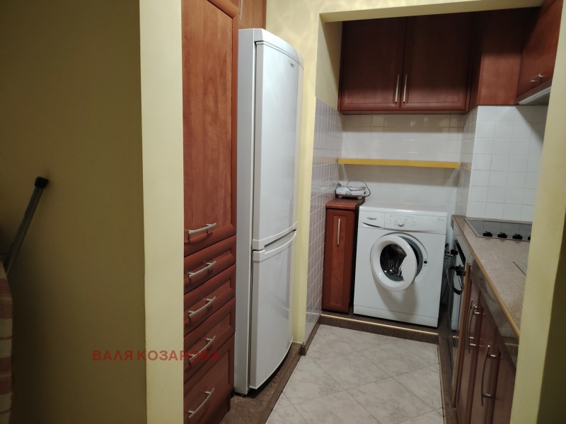 Продава  3-стаен град Плевен , Широк център , 100 кв.м | 83190727