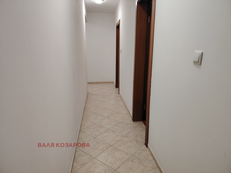 Продава  3-стаен град Плевен , Широк център , 100 кв.м | 83190727 - изображение [9]