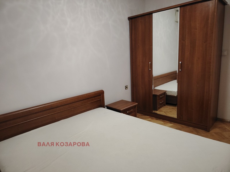 Продава  3-стаен град Плевен , Широк център , 100 кв.м | 83190727 - изображение [5]