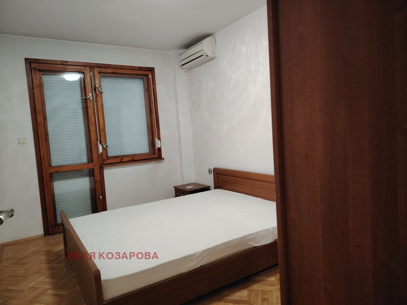 Продава  3-стаен град Плевен , Широк център , 100 кв.м | 83190727 - изображение [6]