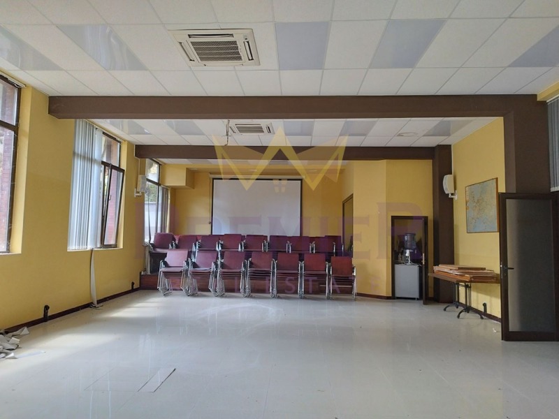 En venta  Oficina Varna , k.k. Zlatni pyasatsi , 137 metros cuadrados | 86844406 - imagen [7]