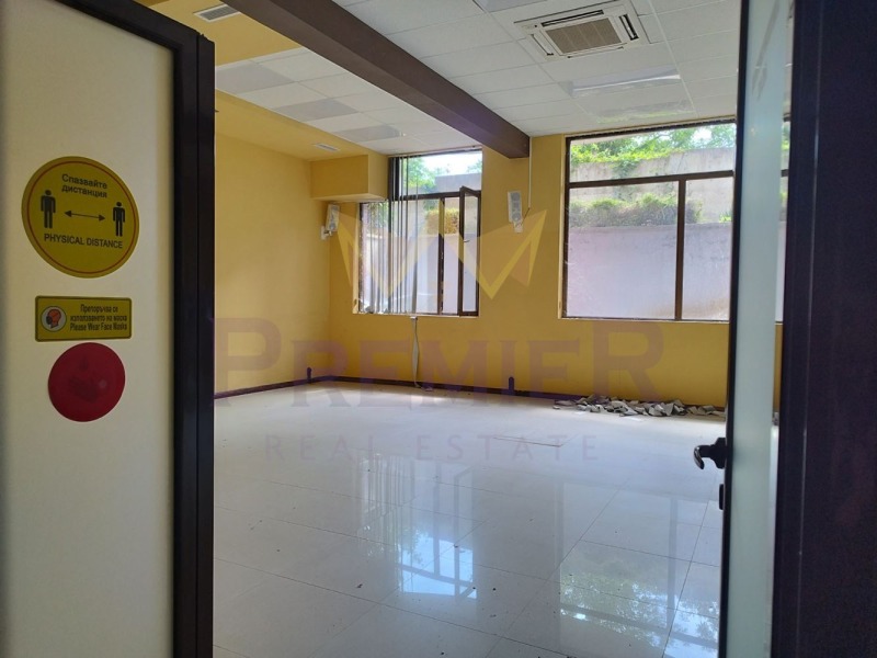 En venta  Oficina Varna , k.k. Zlatni pyasatsi , 137 metros cuadrados | 86844406 - imagen [3]