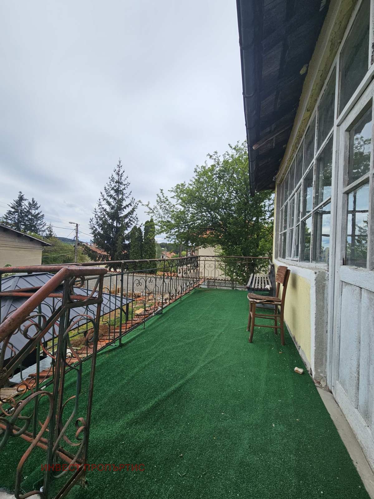 Продава КЪЩА, с. Кладница, област Перник