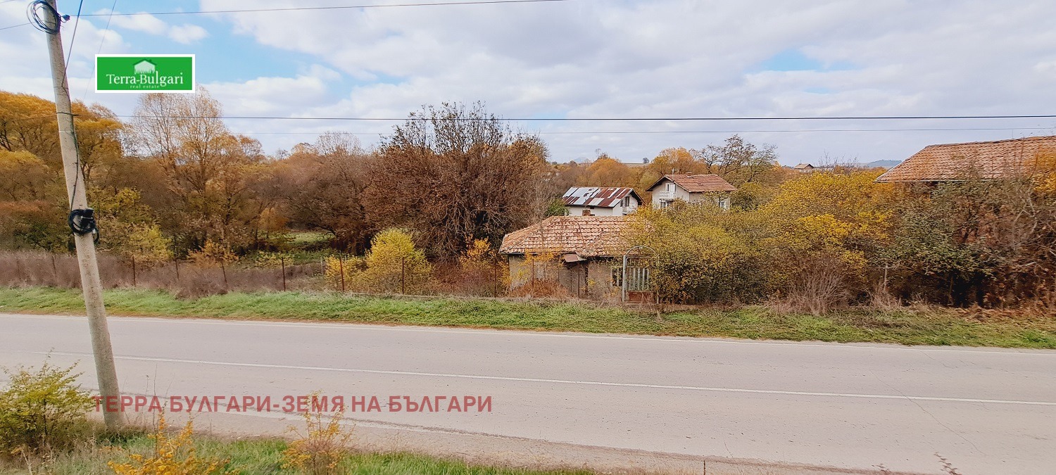 Продава КЪЩА, с. Гигинци, област Перник, снимка 2 - Къщи - 55054343