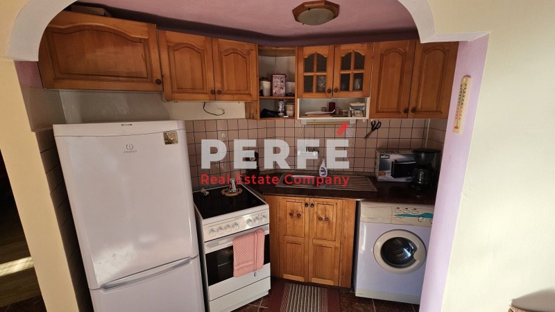 Продава КЪЩА, гр. Бургас, с. Брястовец, снимка 2 - Къщи - 49190146