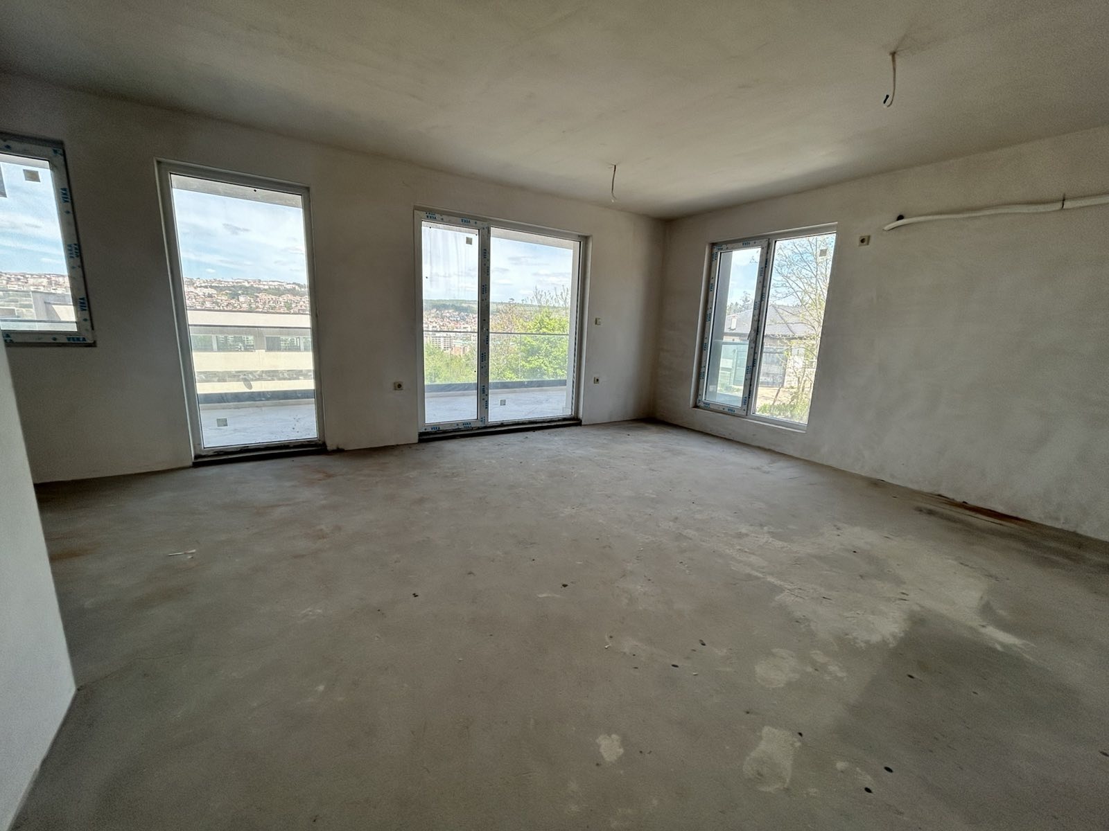 Продава 3-СТАЕН, гр. Велико Търново, Зона Б, снимка 3 - Апартаменти - 54413067