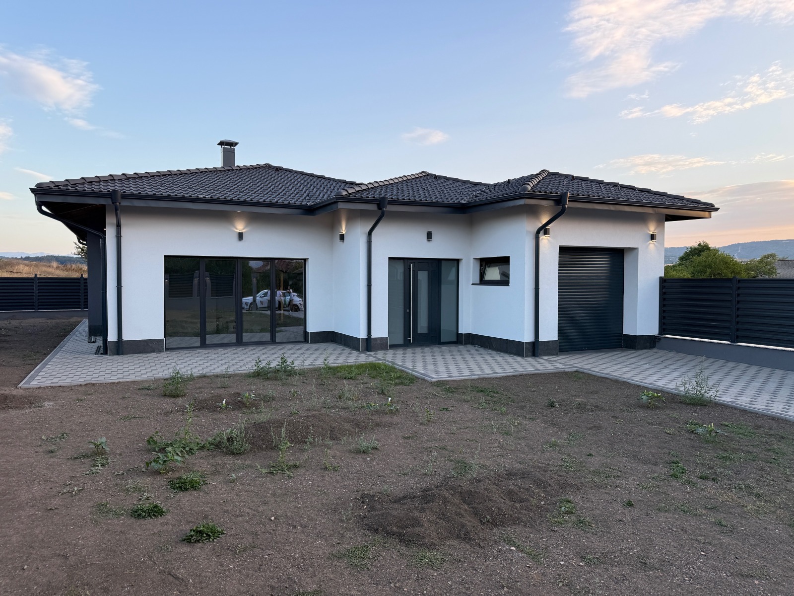 Продава КЪЩА, гр. Перник, Църква, снимка 2 - Къщи - 51305572