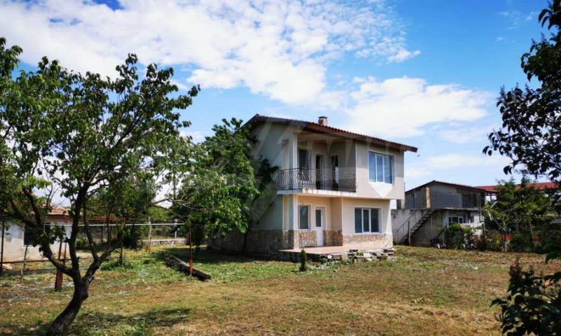Продава КЪЩА в област Добрич, с. Божурец - 115 кв.м / 88 500 € » 173 090.96 лв., СУПРИММО ОФИСИ В СТРАНАТА