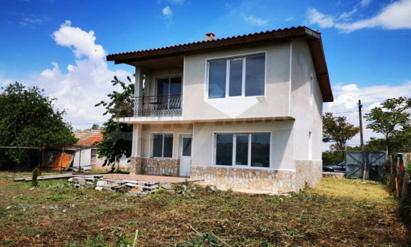 Продава КЪЩА, с. Божурец, област Добрич, снимка 3 - Къщи - 52477625