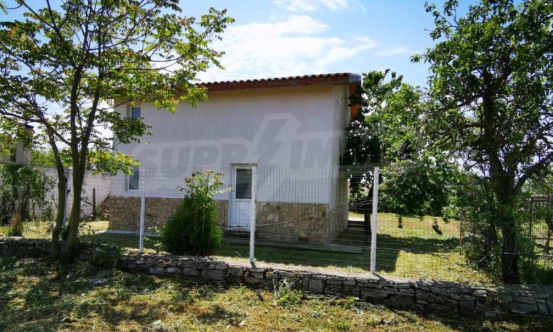 Продава КЪЩА, с. Божурец, област Добрич, снимка 4 - Къщи - 52477625