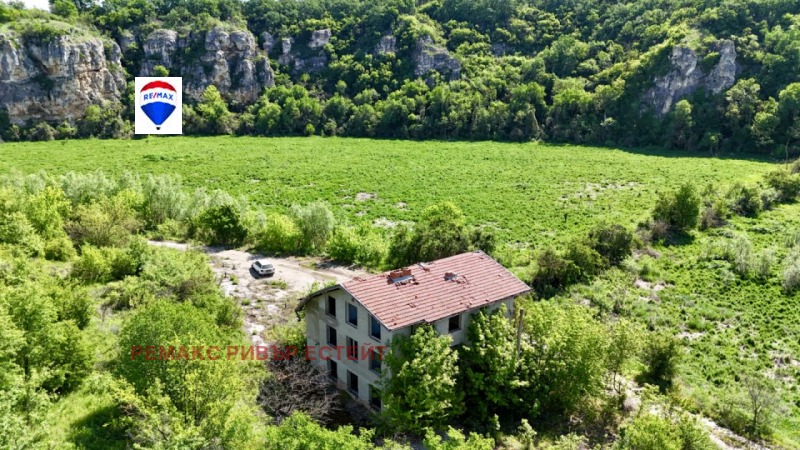 Na prodej  Spiknutí oblast Ruse , Basarbovo , 6249 m2 | 70762106