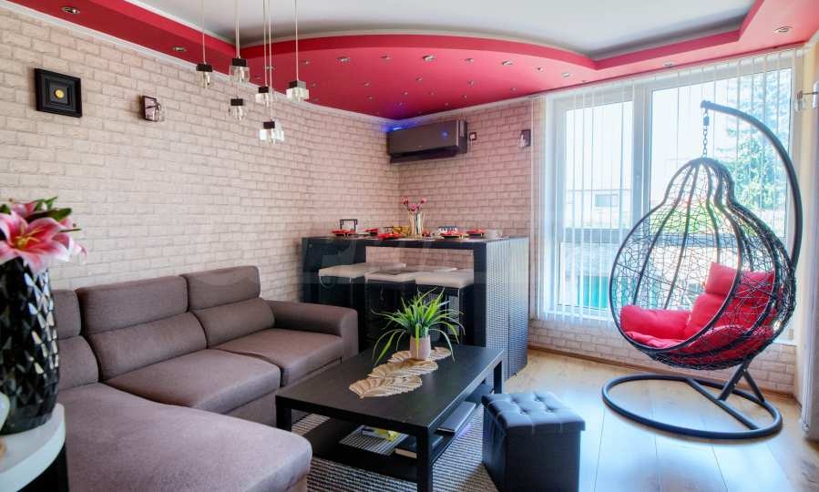 Продава 3-СТАЕН, гр. Пазарджик, Устрем