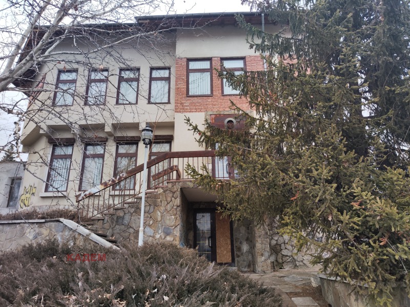 Продава КЪЩА в област Кюстендил, с. Драговищица - 648 кв.м / 72 603 € » 141 999.13 лв., КАДЕМ
