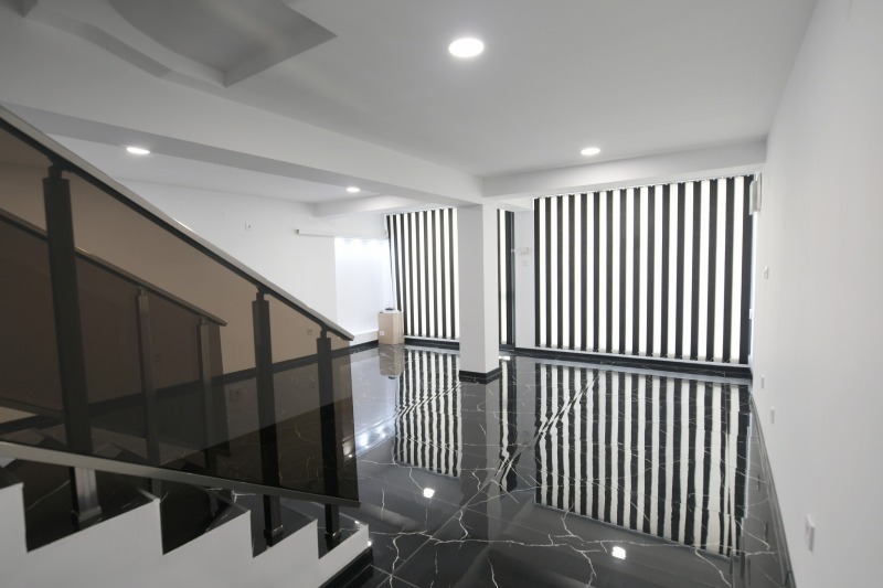 Продава  Магазин област Стара Загора , гр. Казанлък , 90 кв.м | 60921103 - изображение [2]