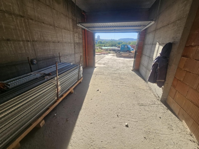 Продава ГАРАЖ, ПАРКОМЯСТО, гр. Кърджали, Център