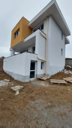 House Cherni vrah, region Burgas 14