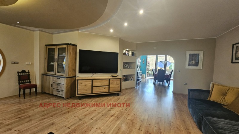For Sale  3+ bedroom Stara Zagora , Opalchenski , 240 sq.m | 11745394 - image [2]