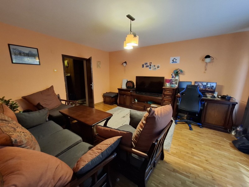 Продава  3-стаен град София , Гео Милев , 115 кв.м | 88734187