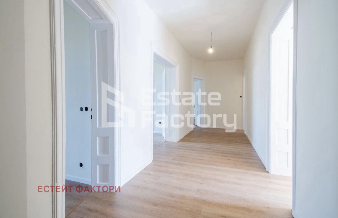 Продава МНОГОСТАЕН, гр. София, Център, снимка 2 - Апартаменти - 54041743