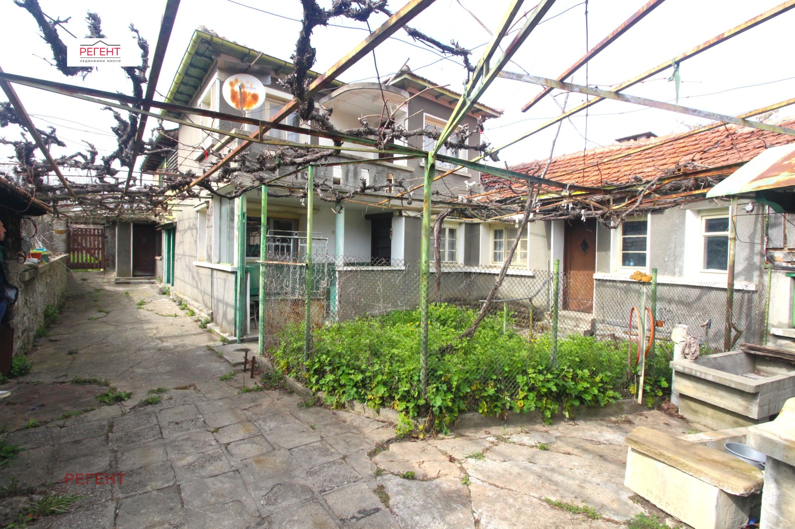 Продава КЪЩА, с. Здравковец, област Габрово