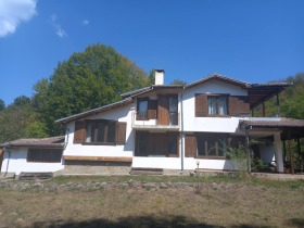 Hus Apriltsi, region Lovech