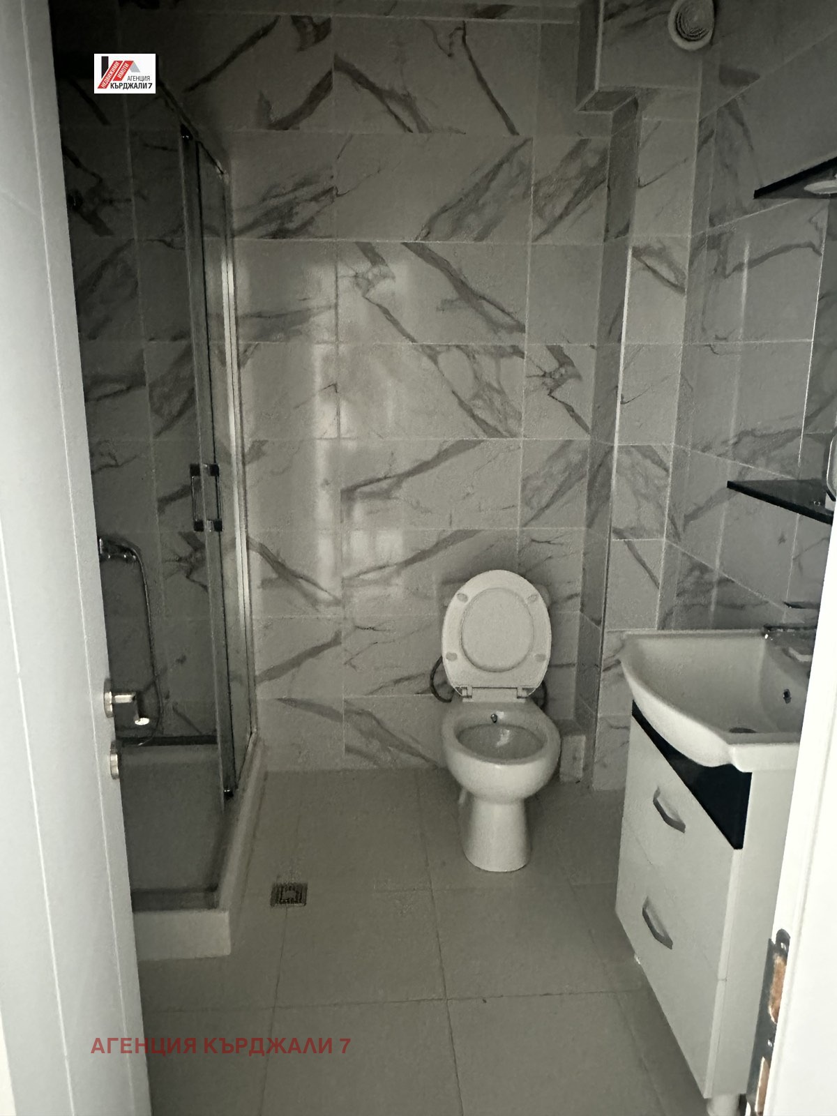 Продава 2-СТАЕН, гр. Кърджали, Възрожденци, снимка 2 - Апартаменти - 54036206