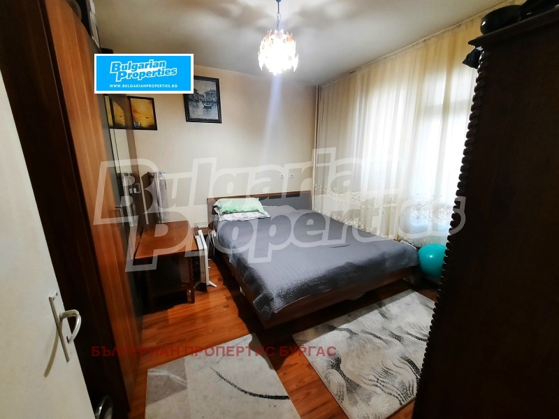 Продава 3-СТАЕН, гр. Бургас, Възраждане, снимка 2 - Апартаменти - 53560563