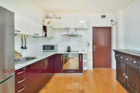 1 chambre Asparouhovo, Varna
