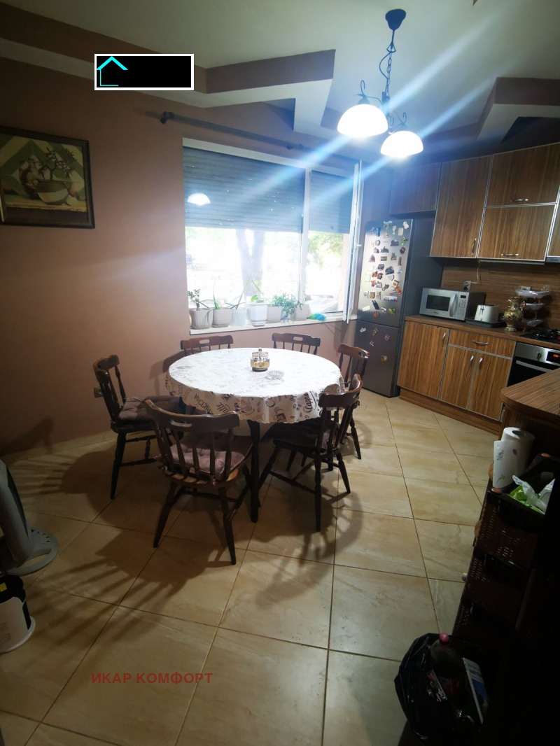 In vendita  2 camere da letto Ruse , Tsentar , 77 mq | 42466850