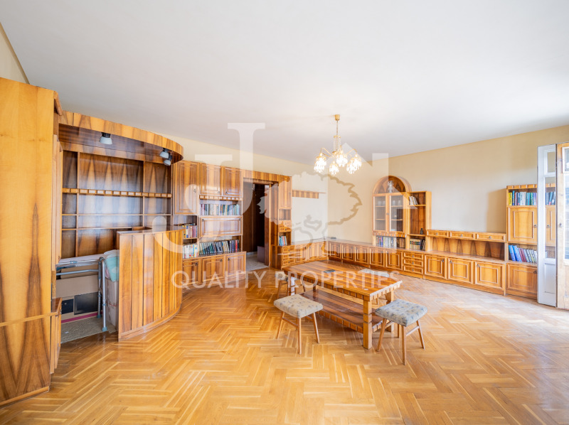 Продава  4-стаен град София , Изгрев , 120 кв.м | 35053426 - изображение [2]