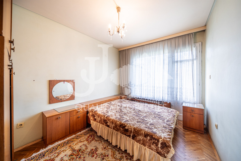 Продава  4-стаен град София , Изгрев , 120 кв.м | 35053426 - изображение [9]