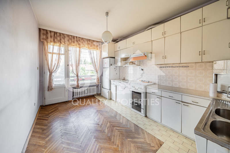 Продава  4-стаен град София , Изгрев , 120 кв.м | 35053426 - изображение [8]