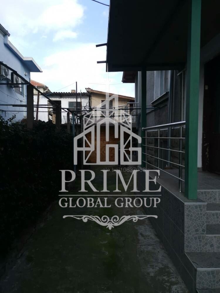 Продава КЪЩА, гр. Айтос, област Бургас, снимка 2 - Къщи - 54255799