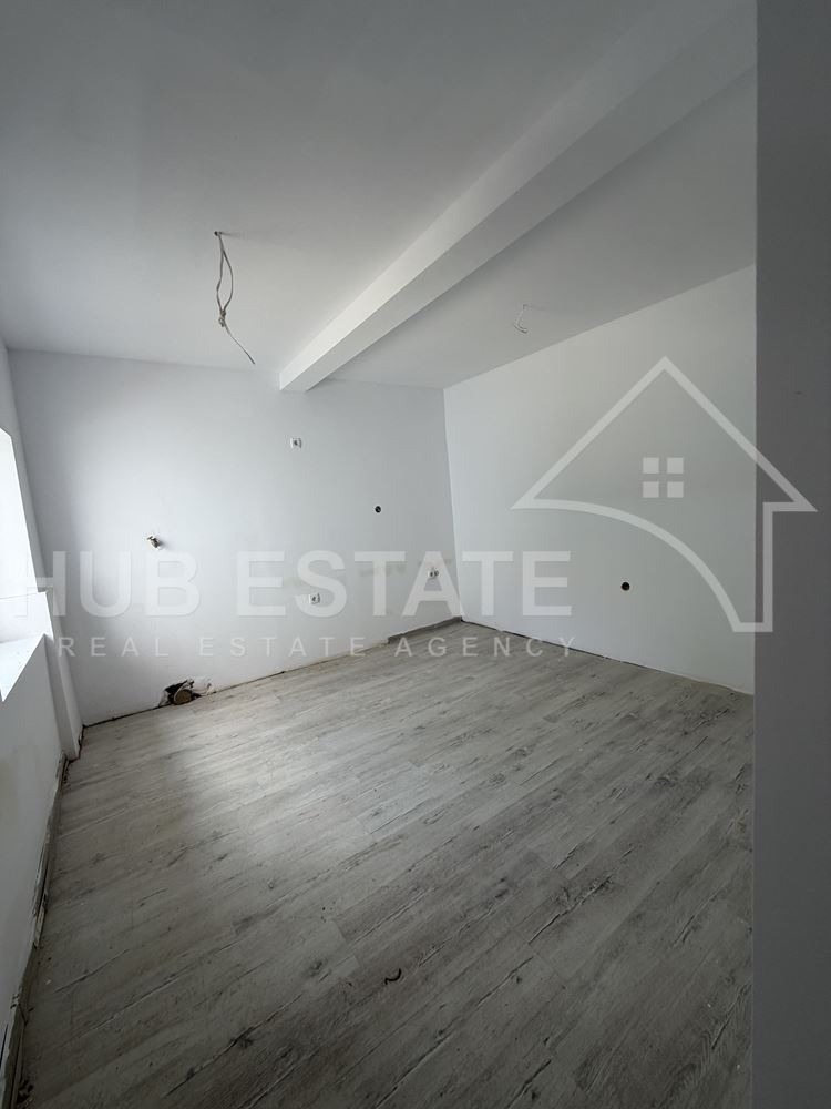 Продава КЪЩА, гр. Добрич, Кралска зона, снимка 2 - Къщи - 54523030